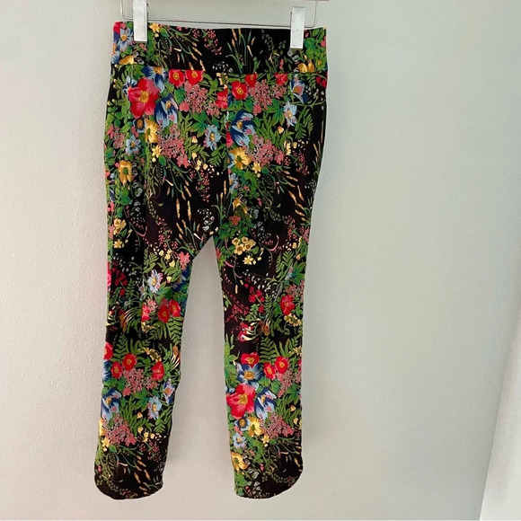 Soft Surroundings In Bloom Shaping Ankle Pants in Black Floral size SP - Picture 6 of 11